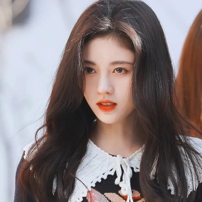 以泥为妆